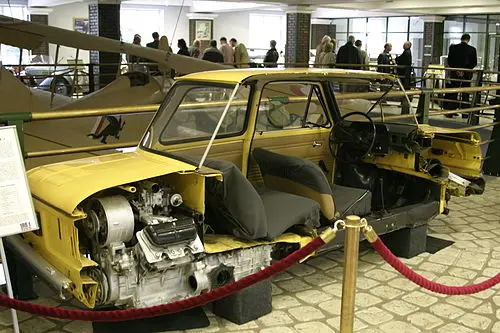 Автомобили с задней компоновкой двигателя