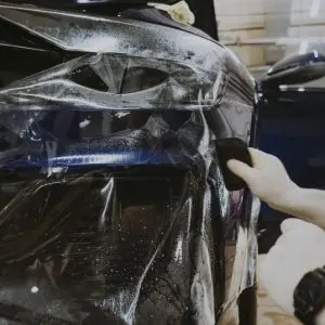 Защита кузова автомобиля от сколов: инновационные методы и материалы