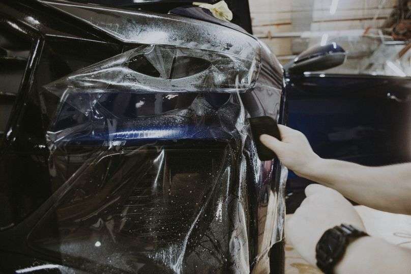 Защита кузова автомобиля от сколов: инновационные методы и материалы