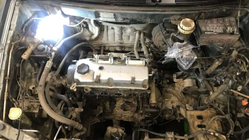 Двигатель автомобиля Мицубиси Спейс Стар