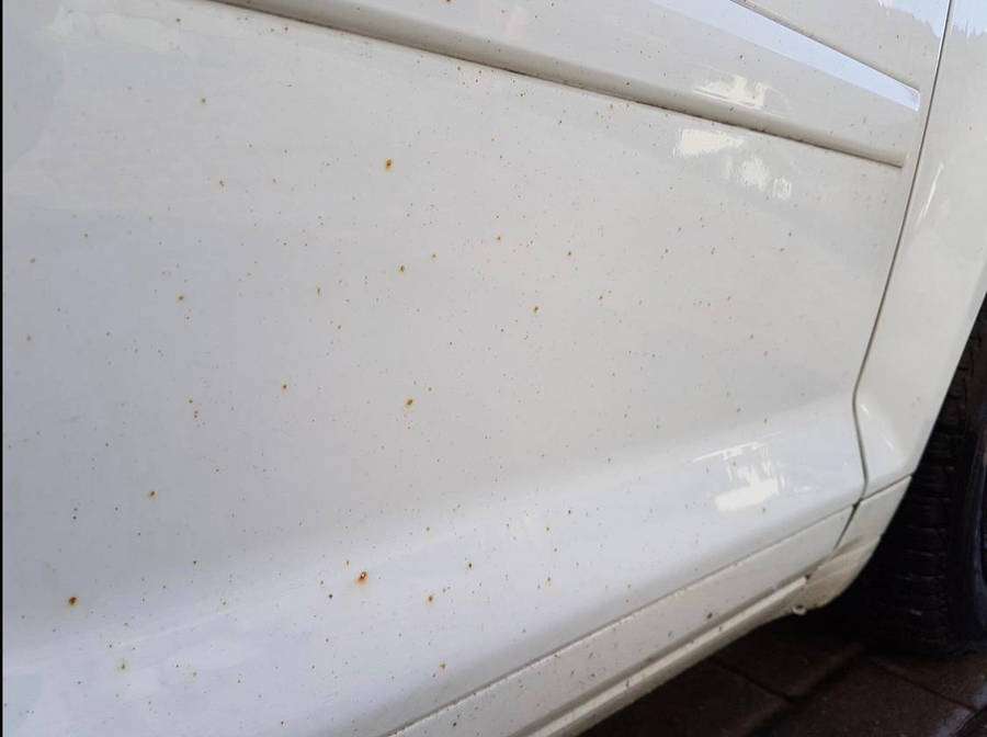 Металлический налет на кузове автомобиля: причины, последствия и методы удаления