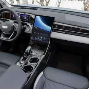 Комфорт в деталях: особенности интерьера Джили Атлас