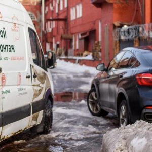 Выездной шиномонтаж или эвакуатор: что выгоднее и быстрее в случае прокола