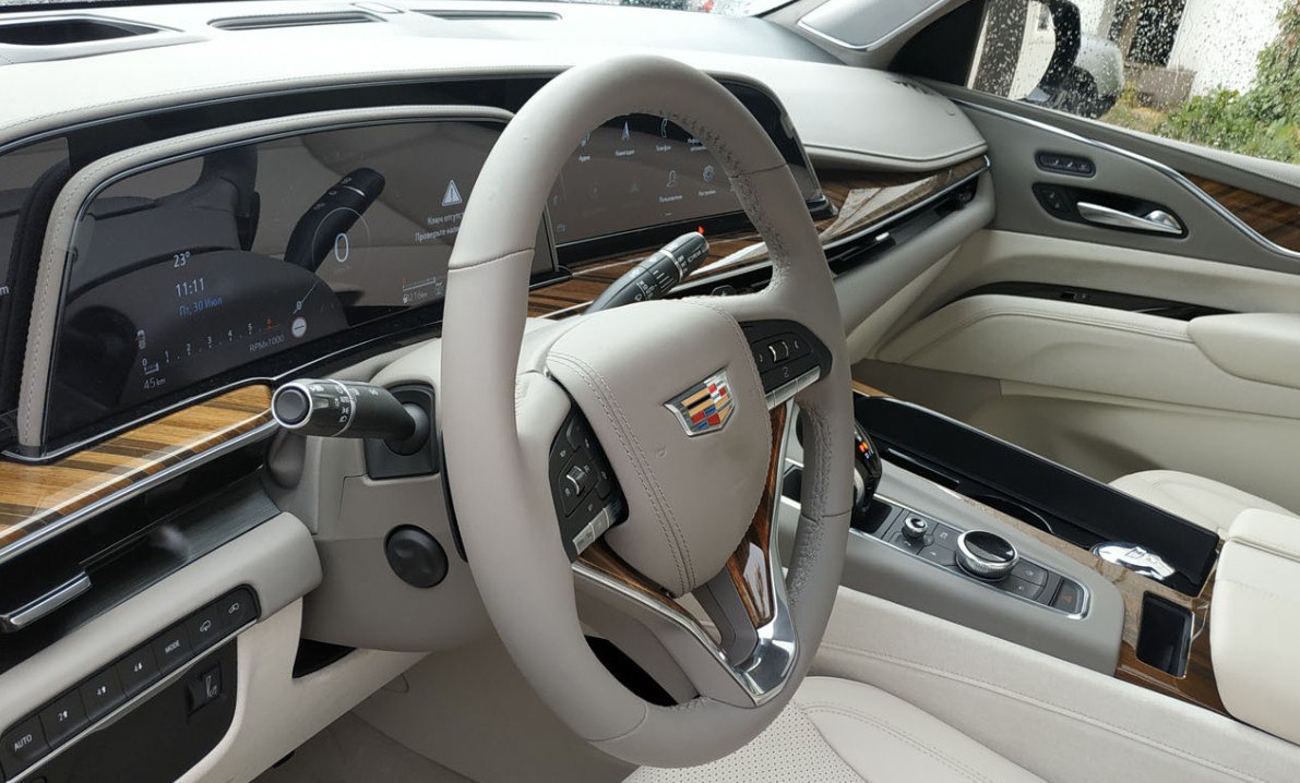 Тюнинг салона Cadillac Escalade под бизнес-класс: комфорт, технологии, престиж